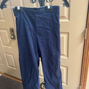 Kenneth Cole pant with stretch. Hidden zipper on the side